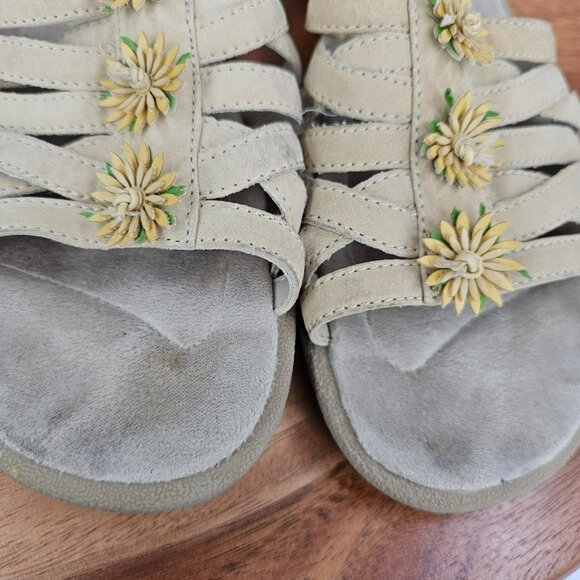 Earth Shoe Muse Sandals 10 Natural Leather Flower Embellished Open Toe Strappy - Picture 10 of 14